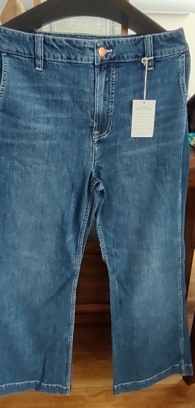 NWT JCrew Perfecting Pockets High Rise Wide Leg Cropped jeans - size 31 - Picture 2 of 5